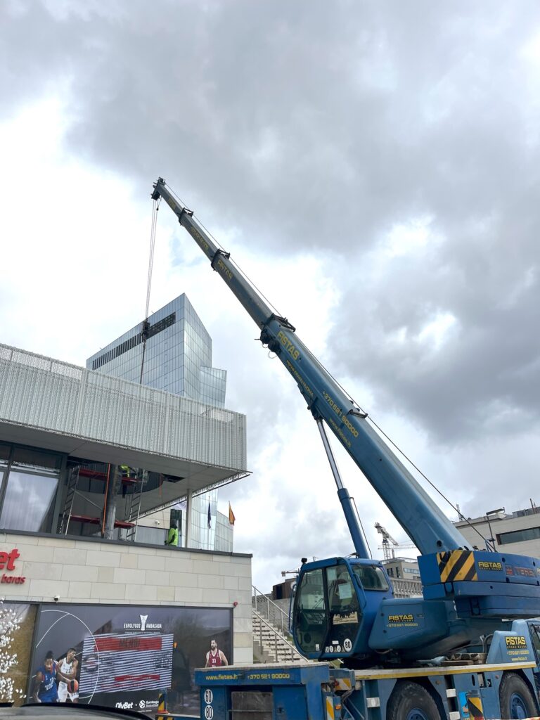Viešbutis. Radisson Blu Hotel Lietuva, Vilnius. Lauko laiptų ir turėklų gamyba ir montavimas (3)