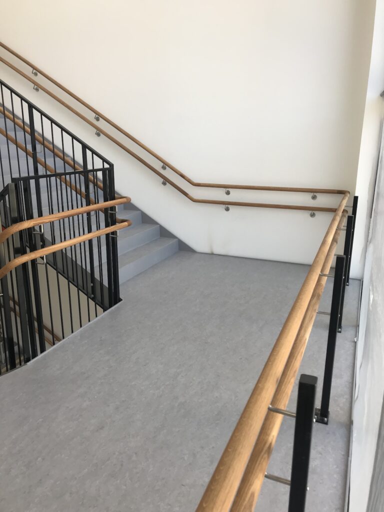 Mokykla. Bekkestua barneskole. Gamyba ir montavimas (10)