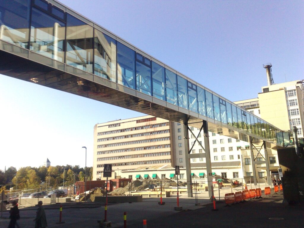 Oslo universiteto ligoninė. Radiumhospitalet. Viadukas – praėjimas tarp a (1)