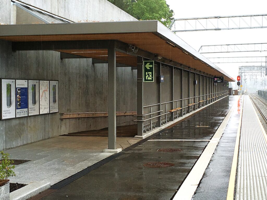 Traukinių stotis. Høvik stasjon (18)