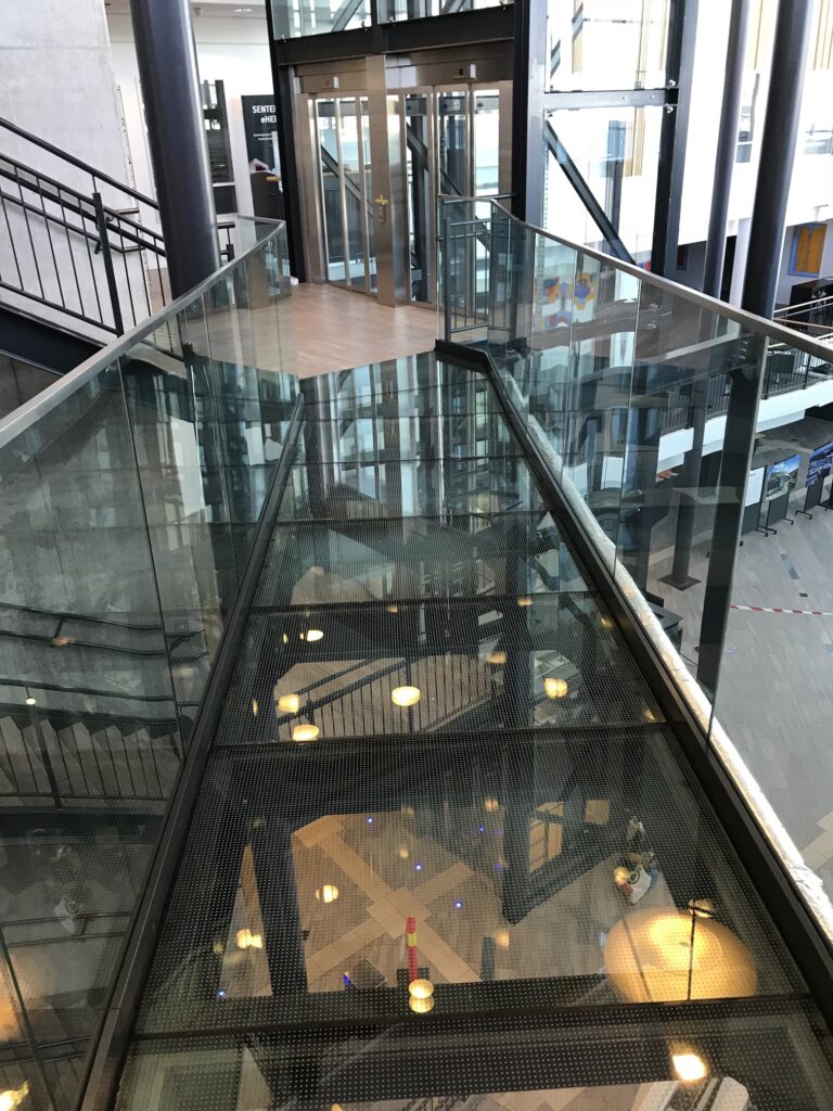 Universitetas. Universitetet i Agder Campus Grimstad. Gamyba ir montavimas (1)